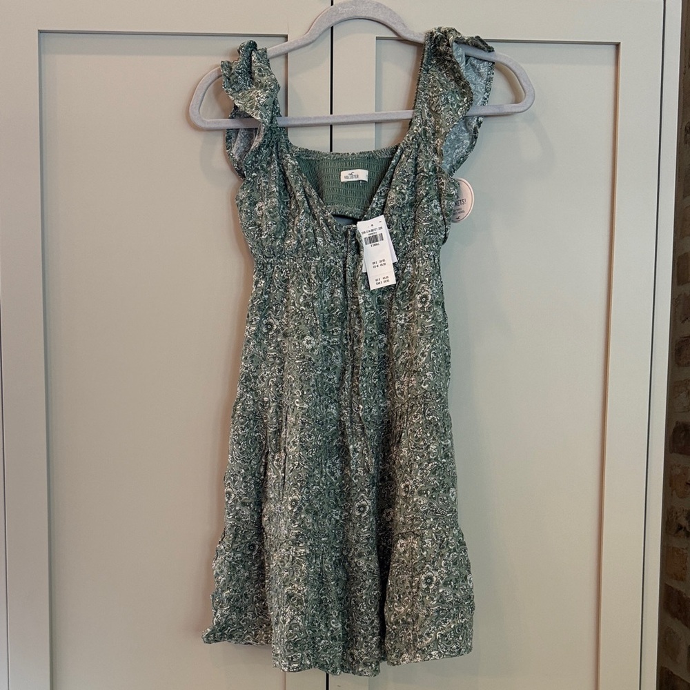 HOLLISTER Green Floral Ruffle Strap Dress